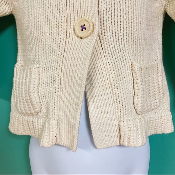 OshKosh Cream 3 Button Knit Cardigan Sweater Baby Girl Size 9M - Picture 7 of 8